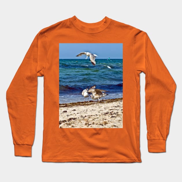 Seagulls screaming Long Sleeve T-Shirt by SILVA_CAPITANA